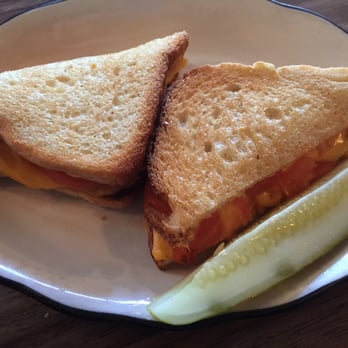 The Landmark - Grilled cheese with tomato - American Near Me - Livingston, New Jersey The Landmark - Grilled cheese with tomato - American Near Me - Livingston, New Jersey