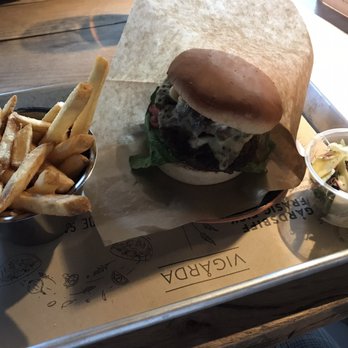 Vigårda - Original burger - Burgers Near Me - Stockholm, Alberta
