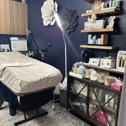 Yuva Brows & Beauty