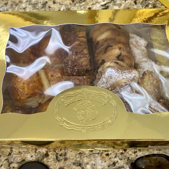 Sweet Lili's Bakery - Assortment of cookies and pastries $38 ( by weight) - Bakeries Near Me - Laguna Hills, California Sweet Lili's Bakery - Assortment of cookies and pastries $38 ( by weight) - Bakeries Near Me - Laguna Hills, California