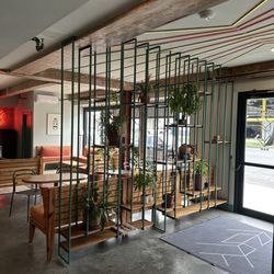 Dovetail Bar