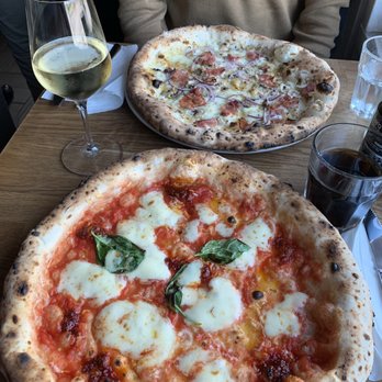 Lilla Napoli - Italian Near Me - Falkenberg, N