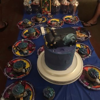 Cake Fanatics - Onward theme cake (Guinevere Van) - Bakeries Near Me - Lahaina, Hawaii