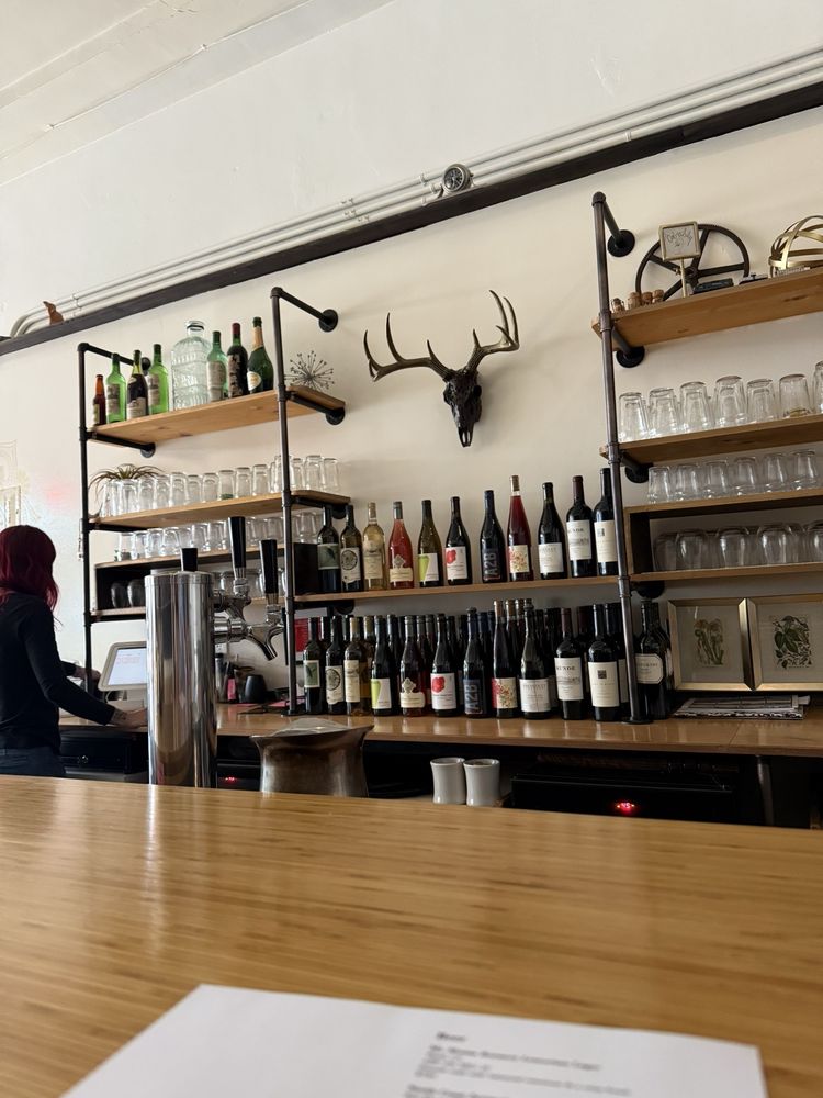 Cobra Lily Bar & Bottle Logo