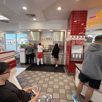 In-N-Out Burger - Burgers Near Me - Las Vegas, Nevada