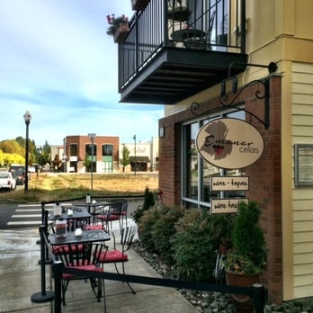 Emanar Cellars - Wine Bars Near Me - Battle Ground, Washington