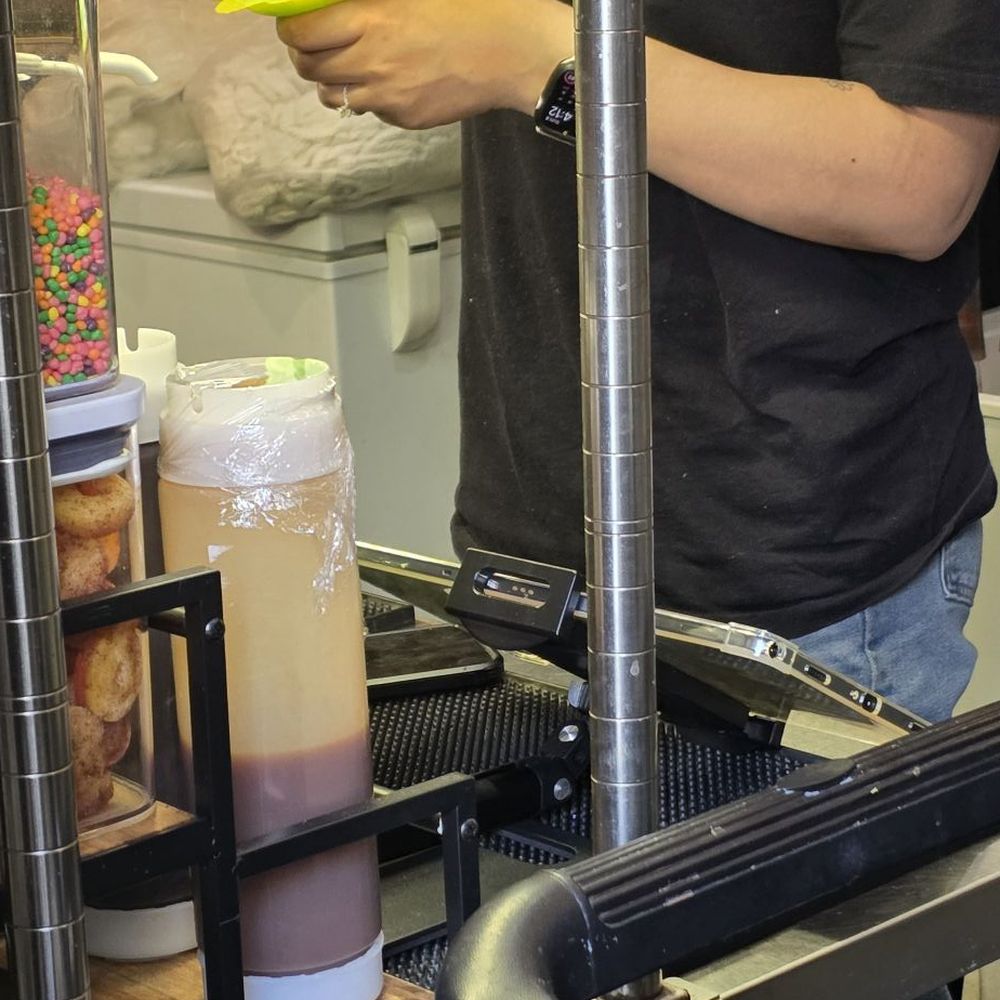 Smash Hawaiian Shave Ice - Making shaved ice - Shaved Ice Near Me - Riverside, California Smash Hawaiian Shave Ice - Making shaved ice - Shaved Ice Near Me - Riverside, California
