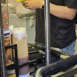 Smash Ice - Making shaved ice