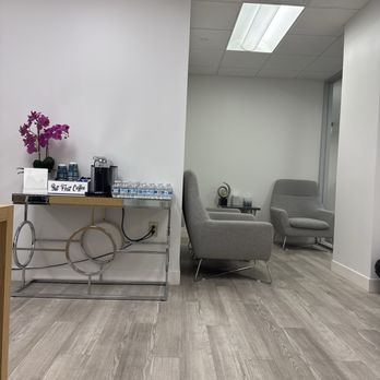 Advanced Chiropractic of Dallas - Lobby - Chiropractors Near Me - Addison, Texas Advanced Chiropractic of Dallas - Lobby - Chiropractors Near Me - Addison, Texas