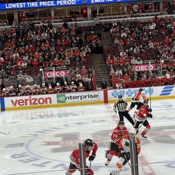 United Center - Stadiums & Arenas Near Me - Chicago, Illinois