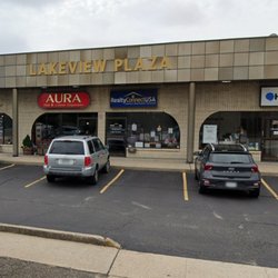 Chiromom - Free front parking lot access for CB Acupuncture patients in Bellmore, NY.