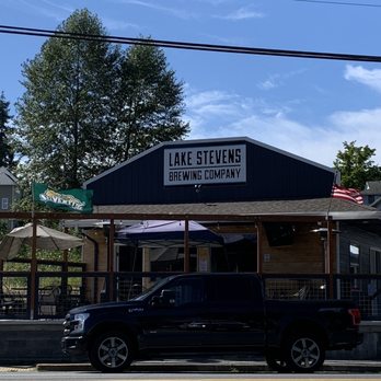Lake Stevens Brewing Company - a truck parked in front of a building - Breweries Near Me - Lake Stevens, Washington Lake Stevens Brewing Company - a truck parked in front of a building - Breweries Near Me - Lake Stevens, Washington
