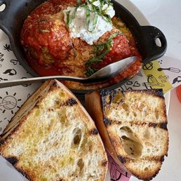 Meatballs and bread appetizer. Notbad. The bread costs extra.