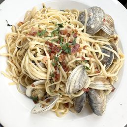 Clams with linguine Clams with linguine