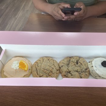 Crumbl - Clovis - Bakeries Near Me - Clovis, California