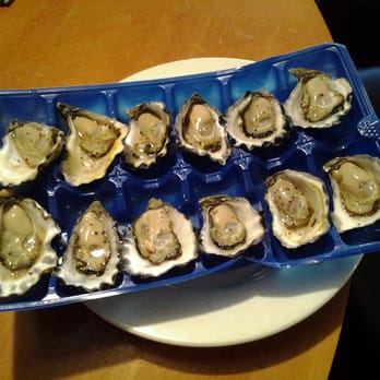 De Costi Seafoods - dozen AAA grade Sydney oysters - Seafood Markets Near Me - Pyrmont, NSW De Costi Seafoods - dozen AAA grade Sydney oysters - Seafood Markets Near Me - Pyrmont, NSW