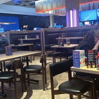 Dave & Buster's Spokane - Booths must have reservations to use! Even when the place is empty. Way to treat your community management. - Arcades Near Me - Spokane, Washington