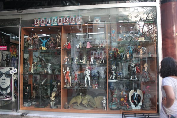 The Dreamers Figure Toy Stores Zuhal Sok Banu Apt No 1 D 3 Caferaga Mh Istanbul Turkey Phone Number Yelp