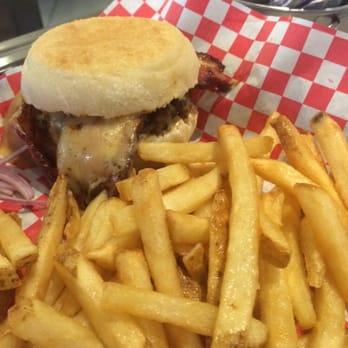 5 Ate Cafe - Chipotle burger and fresh cut fries. - Pizza Near Me - Spring, Texas
