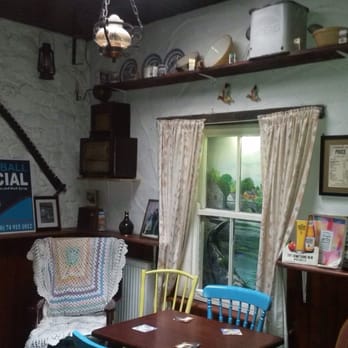 Conways Bar - Pubs Near Me - Ramelton, DL