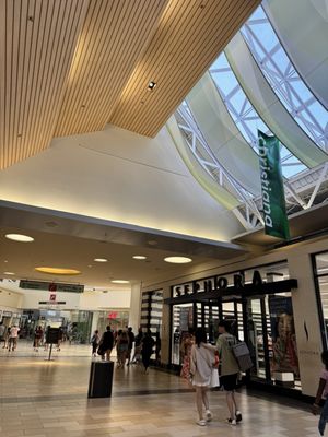 Christiana Mall by null