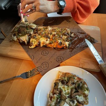 Pubjelly - Pizza Near Me - Montreal, Quebec