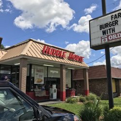 Huddle House - Beautiful day at the Huddle House in Hinesville, GA