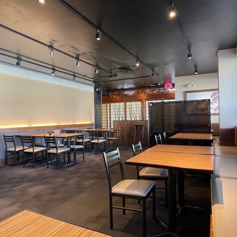 Gyotaku - Upstairs dining room... We're here before 5 PM, but there's one other table that has customers. - Japanese Near Me - Honolulu, Hawaii Gyotaku - Upstairs dining room... We're here before 5 PM, but there's one other table that has customers. - Japanese Near Me - Honolulu, Hawaii