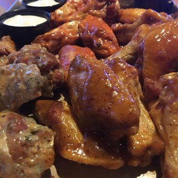 Buffalo Wild Wings - Wings for days!!! - Sports Bars Near Me - Ann Arbor, Michigan