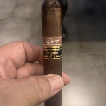 La Casa del Tabaco Social - Day 1 while here - Cigar Bars Near Me - Brookhaven, Georgia