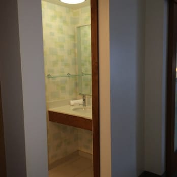 SpringHill Suites by Marriott Tallahassee Central - Separated toilet layout - Hotels Near Me - Tallahassee, Florida SpringHill Suites by Marriott Tallahassee Central - Separated toilet layout - Hotels Near Me - Tallahassee, Florida