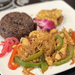 Cuba de Ayer Restaurant - Pollo Salteado
