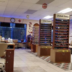 T & T Nails Spa