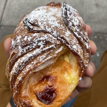 La Bicyclette Bakery - Bakeries Near Me - Brooklyn, New York