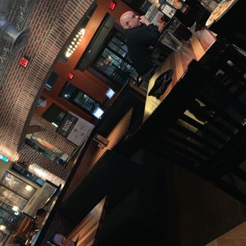 BJ's Restaurant & Brewhouse - Insideee - New American Near Me - Valley Stream, New York