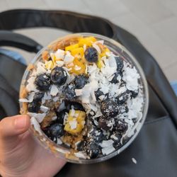 Bearies Acai - Valencia - Acai, Almond Butter, Mango, Blueberries, Chia Seeds, and Coconut Shavings.