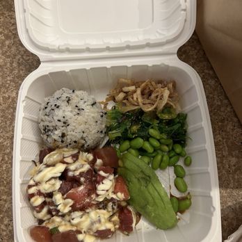 Holoholo Grill - Kauai poke bowl - Hawaiian Near Me - Koloa, Hawaii