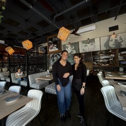 Brulé Bistro - Lovely interior with a terrific bar and staff
