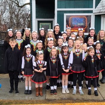 Newark Nook - St. Patrick's Day 2023! Trinity Irish Dancers entertaining the customers and the neighbors outdoors! - Sports Bars Near Me - Chicago, Illinois