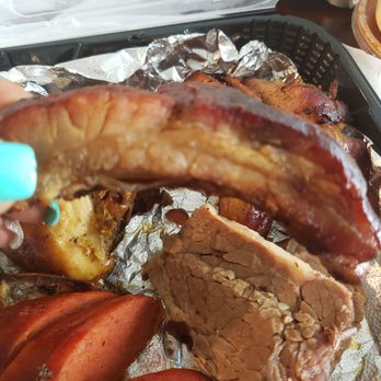 Robert Earl's BBQ - Ribs - Barbeque Near Me - Long Beach, California