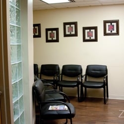Daniel Bell, DPM Foot & Ankle Institute - Dr.Bell's waiting room
