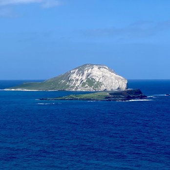 Makapu'u Lookout - Incredibly blue waters - Landmarks & Historical Buildings Near Me - Waimanalo, Hawaii Makapu'u Lookout - Incredibly blue waters - Landmarks & Historical Buildings Near Me - Waimanalo, Hawaii