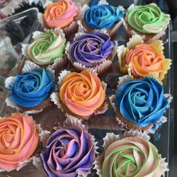 Moana themed cupcakes.