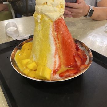 Meet Fresh - strawberry mango - Desserts Near Me - Cupertino, California