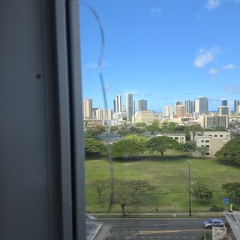 Tint Factory LLC - Cracked window without security film - Home Window Tinting Near Me - Honolulu, Hawaii