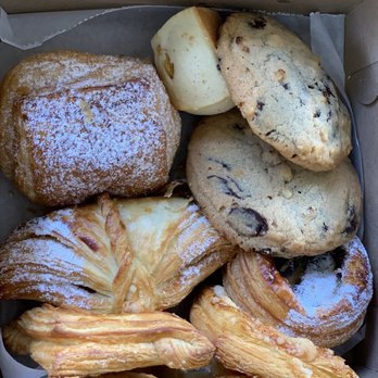 Fendu Boulangerie - Bakeries Near Me - Honolulu, Hawaii