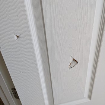 Bellhop Moving - Damage to bedroom door - Movers Near Me - Chattanooga, Tennessee