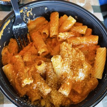 Portillo's & Barnelli's Niles - Penne ala vodka - Hot Dogs Near Me - Niles, Illinois