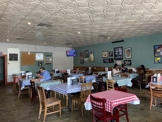 Gus's World Famous Fried Chicken by null