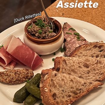 Le Baratin - French Near Me - Toronto, Ontario